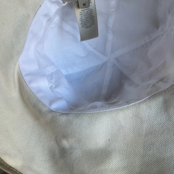 Burberry Beige and Red Bucket Hat - Picture 5 of 5